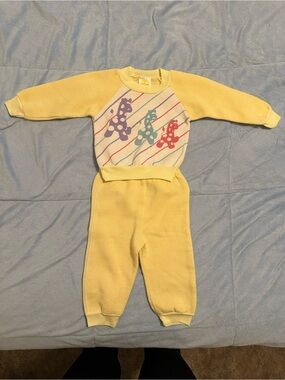 Vintage 80’s Yellow Kids Matching Set with Colorful Giraffe Print
